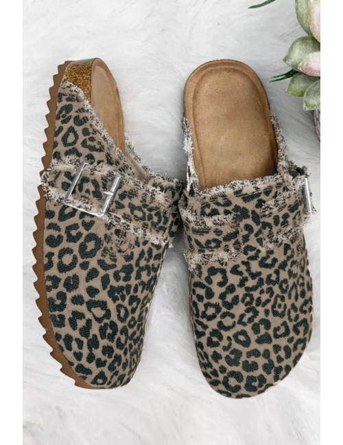 Zapatillas con hebilla de leopardo